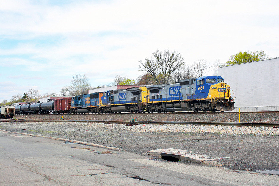 CSX 7865 on K-040